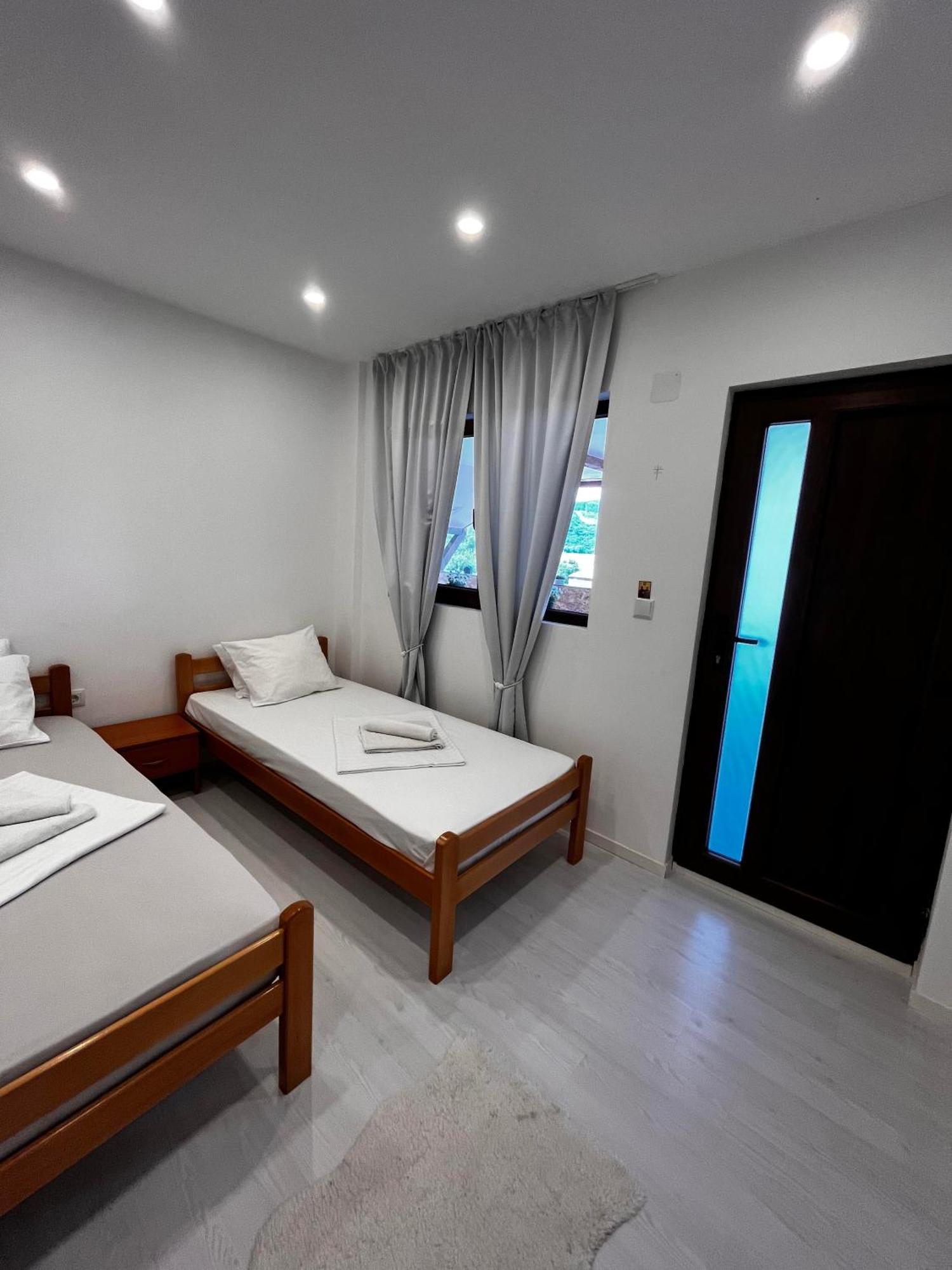 Vila Legrand Bed & Breakfast Bazias Ngoại thất bức ảnh